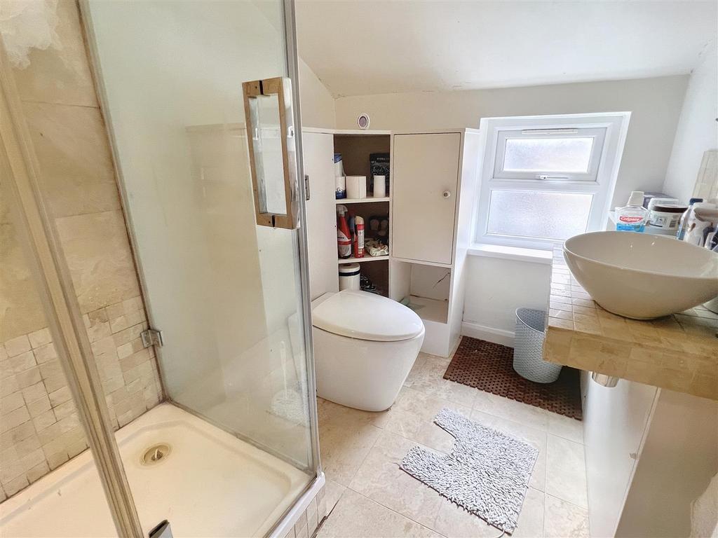 Ensuite: