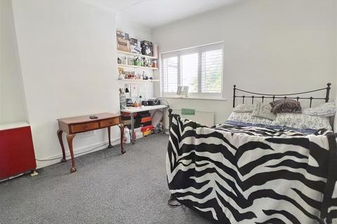 39b Borthwick Road, London, E15 1UD