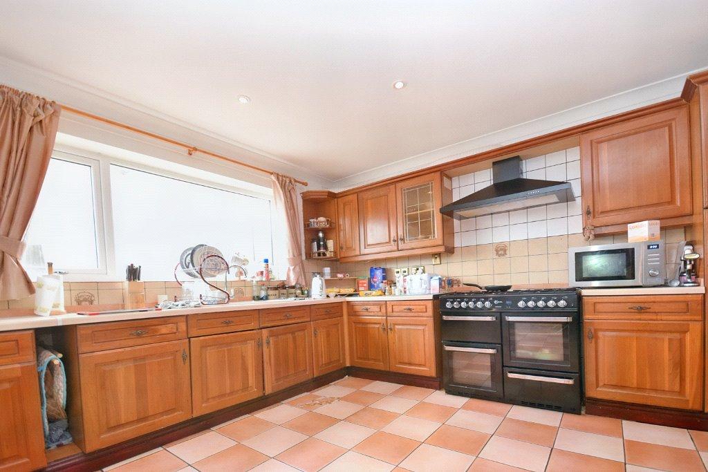 Denby Dale Road West, Calder Grove, Wakefield, West Yorkshire 3 bed