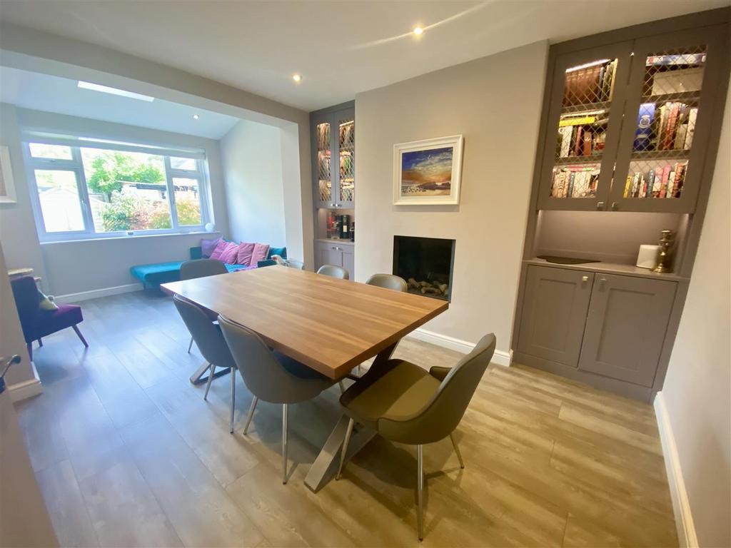 Lounge / Dining Room