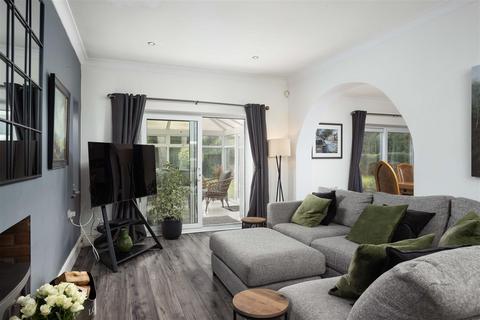Briarside Leeds Road, Collingham, Wetherby, LS22 5AA