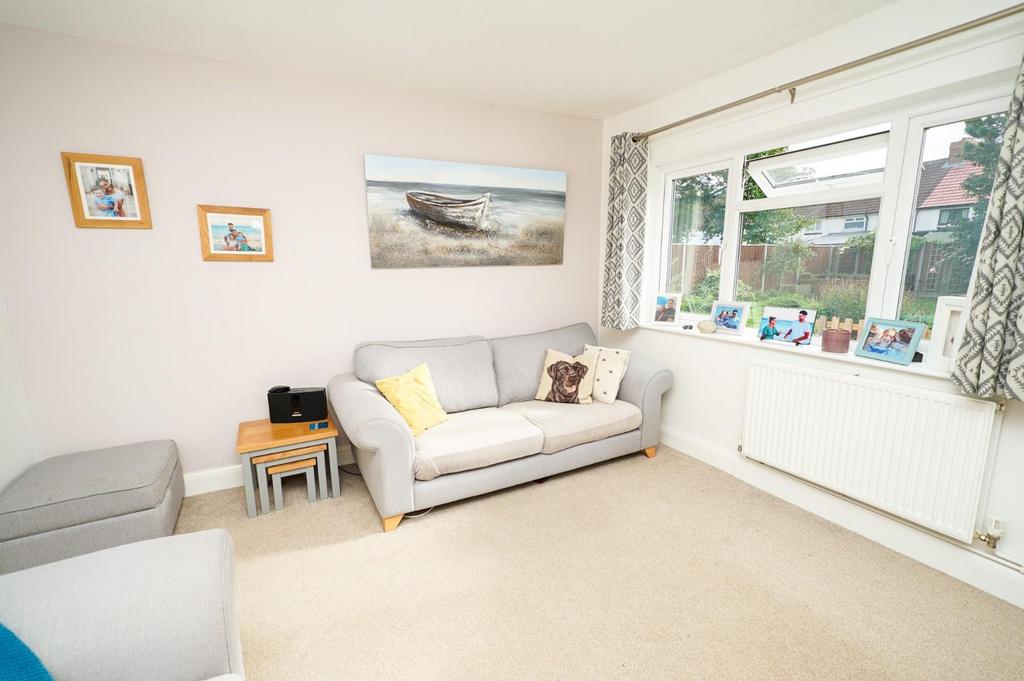 Greenways, Eaton Bray, Dunstable 3 bed semidetached house for sale £