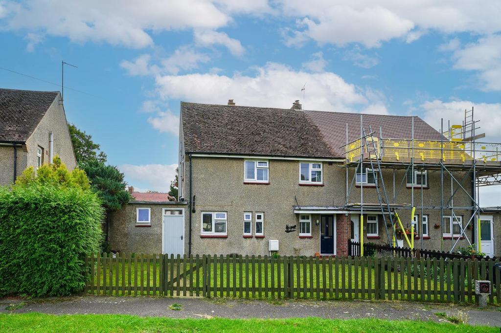 Greenways, Eaton Bray, Dunstable 3 bed semidetached house for sale £