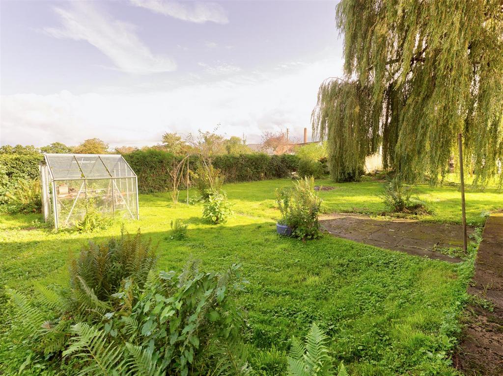 Maesbury Marsh, Oswestry 3 bed detached house for sale £400,000