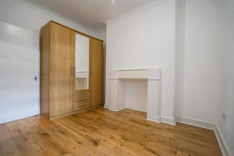 1 bedroom apartment to rent, Mornington Crescent, Camden Town, NW1