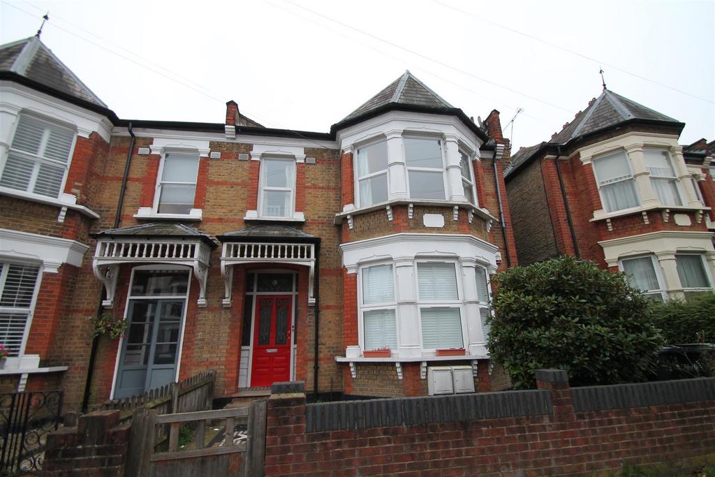 Park Avenue, Palmers Green, London N13 2 bed flat to rent £1,700 pcm
