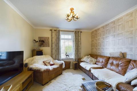 3 bedroom semi-detached house for sale, Queensgate Square, Bridlington