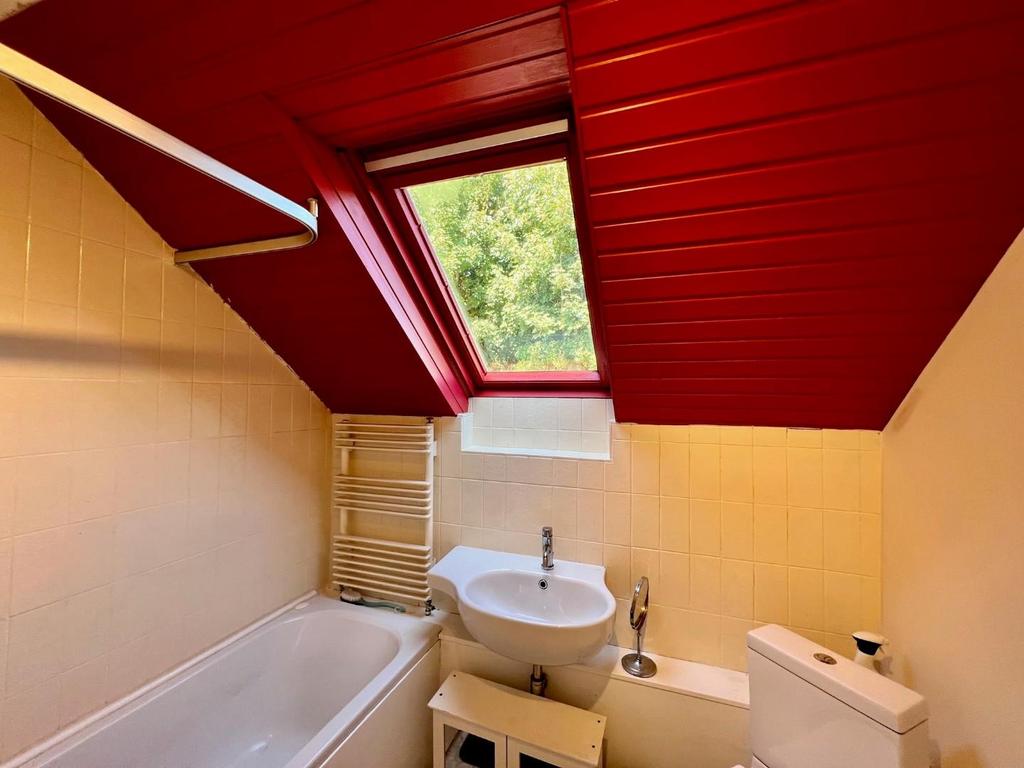 En suite bathroom
