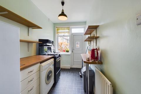 31 Highfield Road, Frizinghall, Bradford, BD9 4HZ