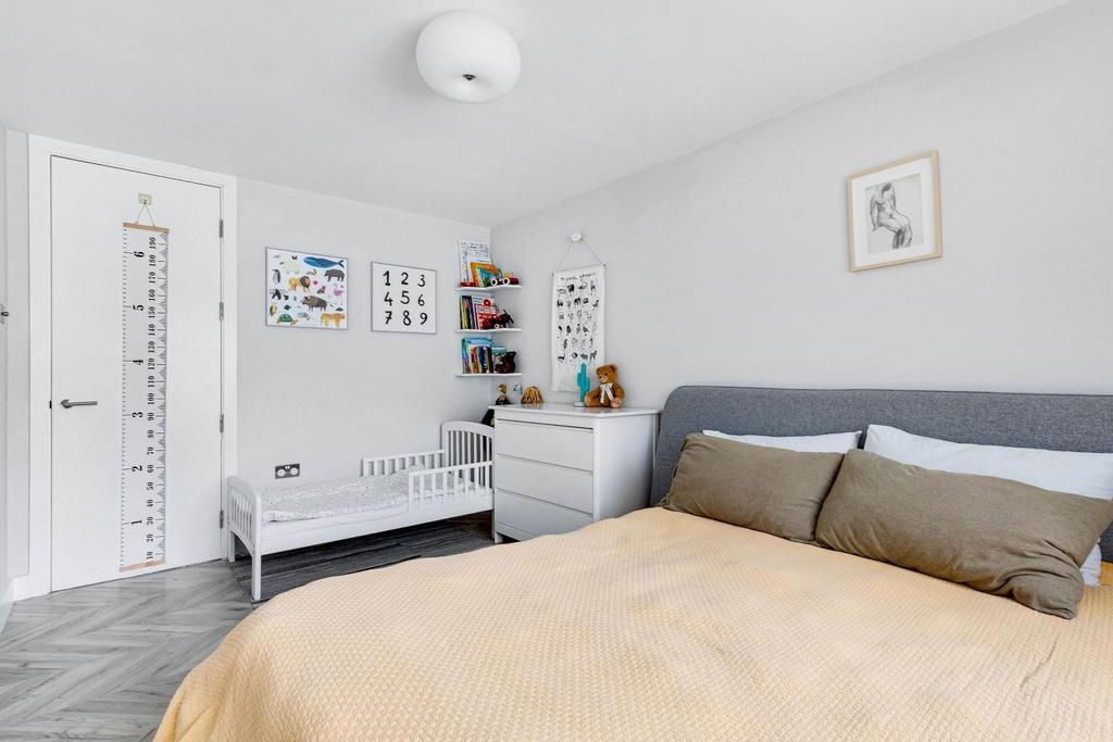 Hunters-Brading Crescent-1.jpg