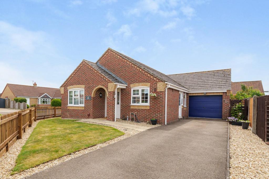 St. Andrews Walk, Woodhall Spa 3 bed detached bungalow for sale £375,000