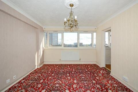 2 bedroom flat for sale, Sleigh House, Bacton Street, London