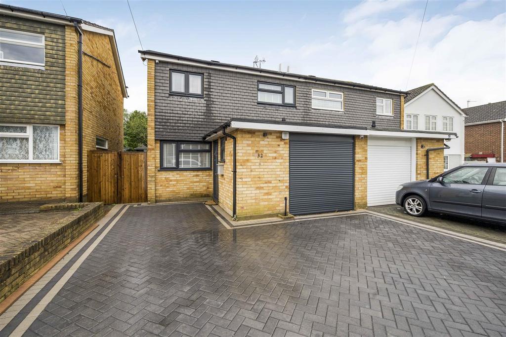 St. Lawrence Way, Bricket Wood, St. Albans 3 bed semidetached house for sale £650,000