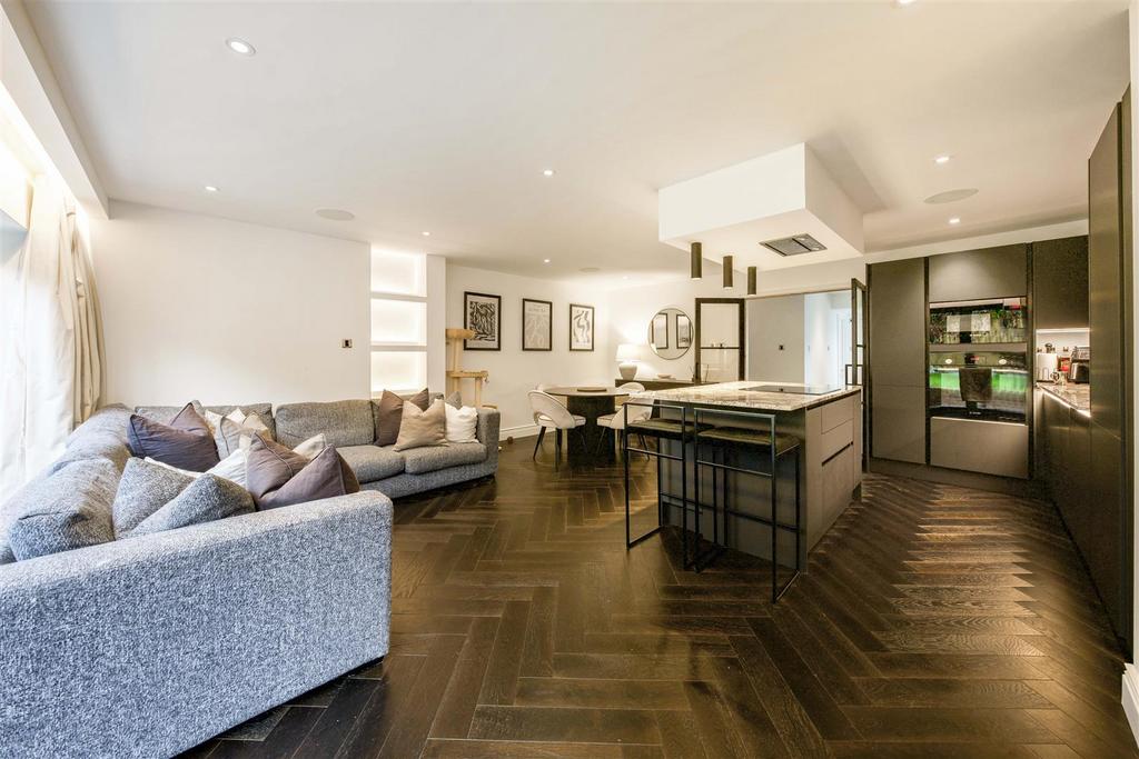 St. Lawrence Way, Bricket Wood, St. Albans 3 bed semidetached house