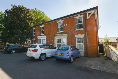 8 bedroom semi-detached house to rent - Forest Road East, Arboretum