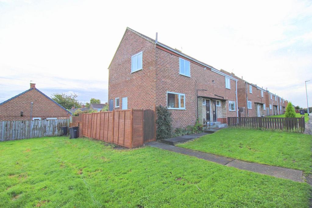 Cedar Avenue, Kimblesworth, Chester Le Street 2 bed semidetached house