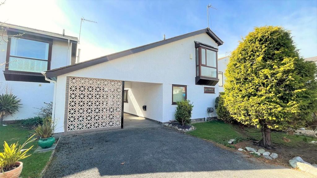 Deganwy Beach, Deganwy 3 bed detached bungalow for sale £267,000