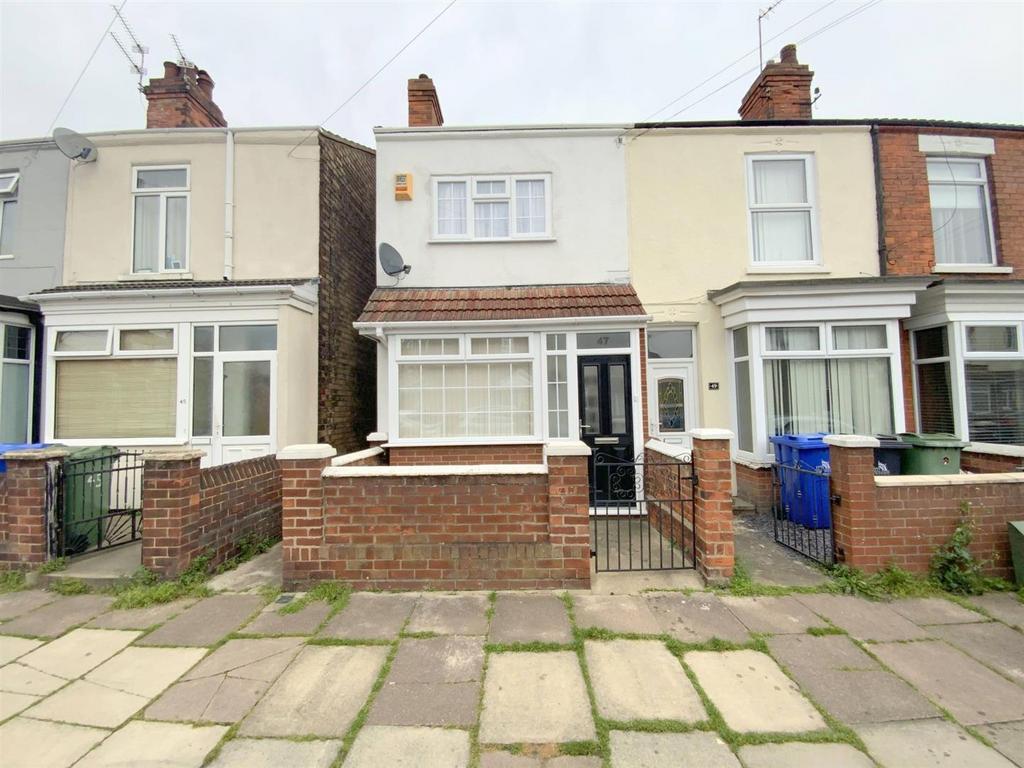 Whites Road, Cleethorpes 2 bed terraced house for sale £123,000