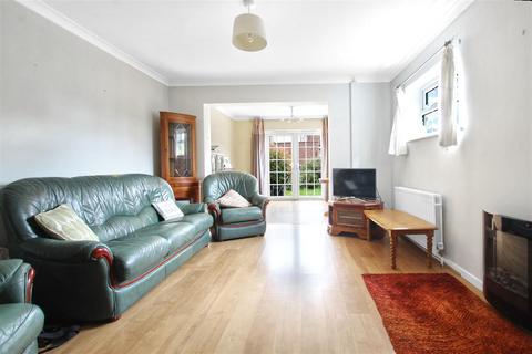 9 Niagara Close, Cheshunt, Waltham Cross, EN8 9HA