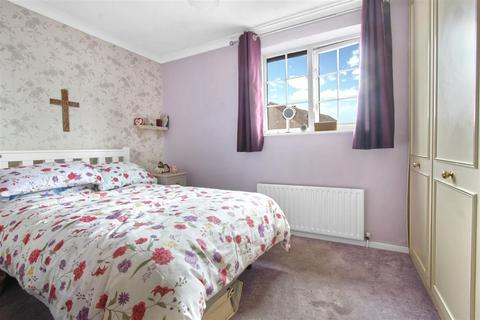 9 Niagara Close, Cheshunt, Waltham Cross, EN8 9HA