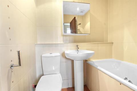 9 Niagara Close, Cheshunt, Waltham Cross, EN8 9HA