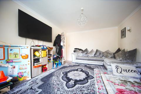 2 bedroom maisonette for sale - London Road, Slough, SL3
