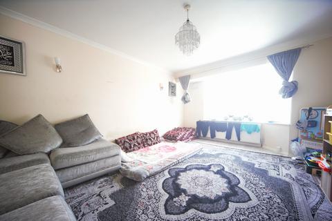 2 bedroom maisonette for sale - London Road, Slough, SL3