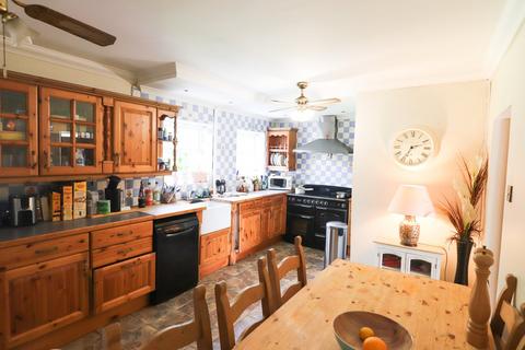 undefined, High Street, NINFIELD, TN33
