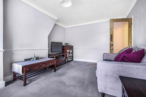 31c Victoria Avenue, Surbiton, KT6 5DL