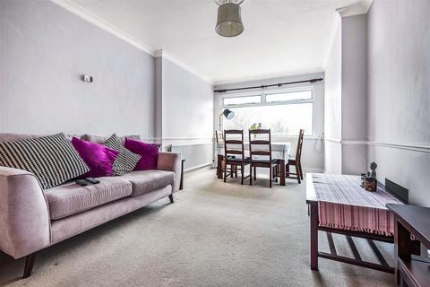 31c Victoria Avenue, Surbiton, KT6 5DL