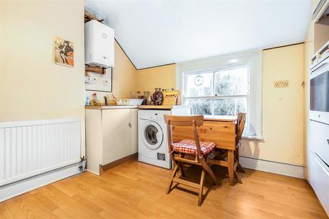 31c Victoria Avenue, Surbiton, KT6 5DL