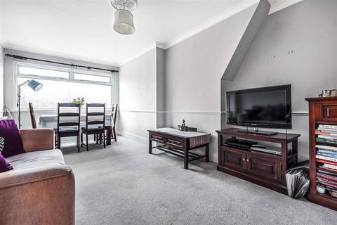 31c Victoria Avenue, Surbiton, KT6 5DL