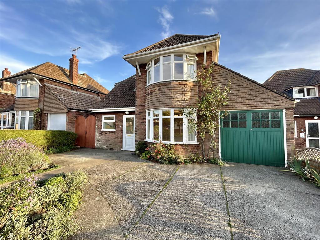 June Avenue, Ipswich 3 bed detached house for sale £350,000