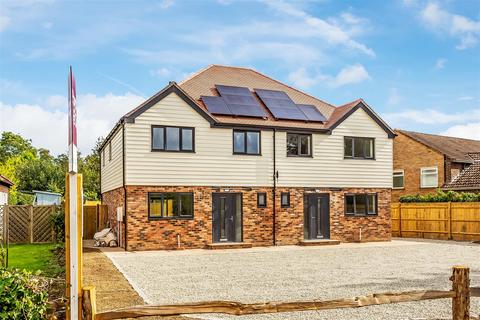 3 bedroom semi-detached house for sale - Greenhurst Lane, Oxted