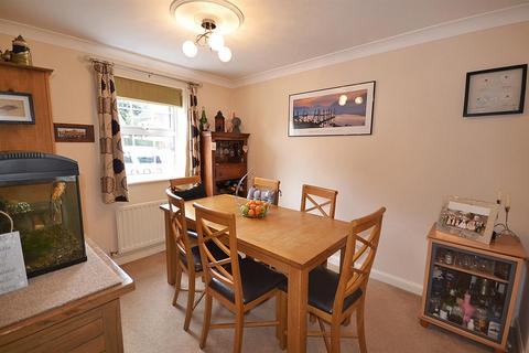 27 Hunt Close, Radcliffe On Trent, Nottingham, NG12 2EQ