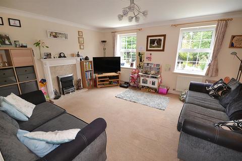 27 Hunt Close, Radcliffe On Trent, Nottingham, NG12 2EQ