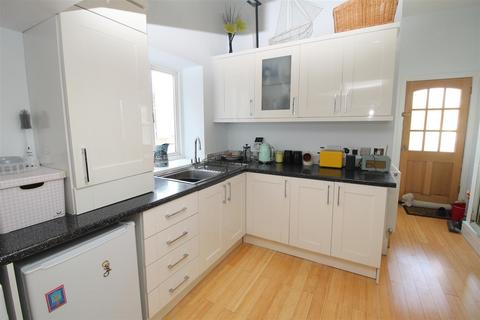 Flat 2, 28 Beverley Terrace, North Shields, NE30 4NU