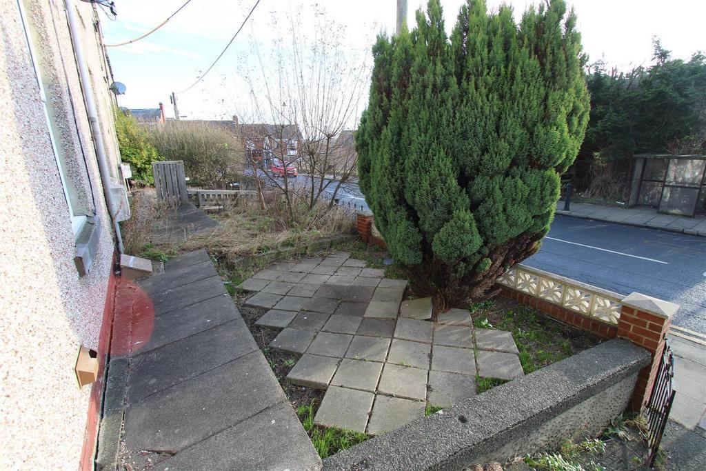 South View, Ushaw Moor 2 bed terraced house £450 pcm (£104 pw)