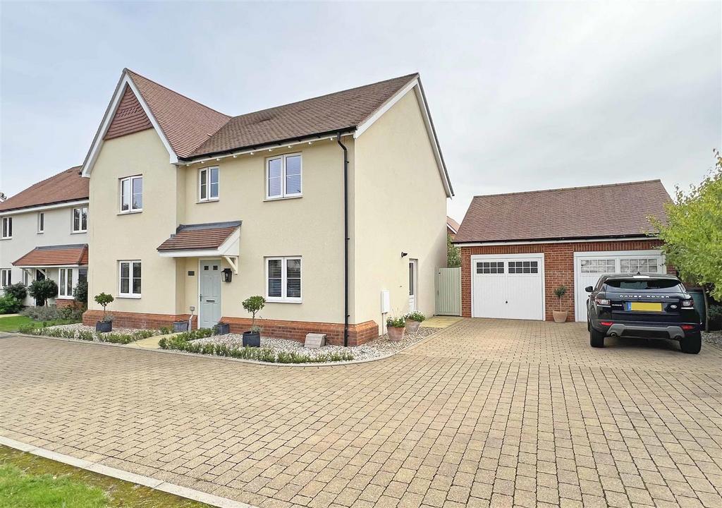 Hazel Avenue, Notley Grange, Braintree 4 bed detached house for sale