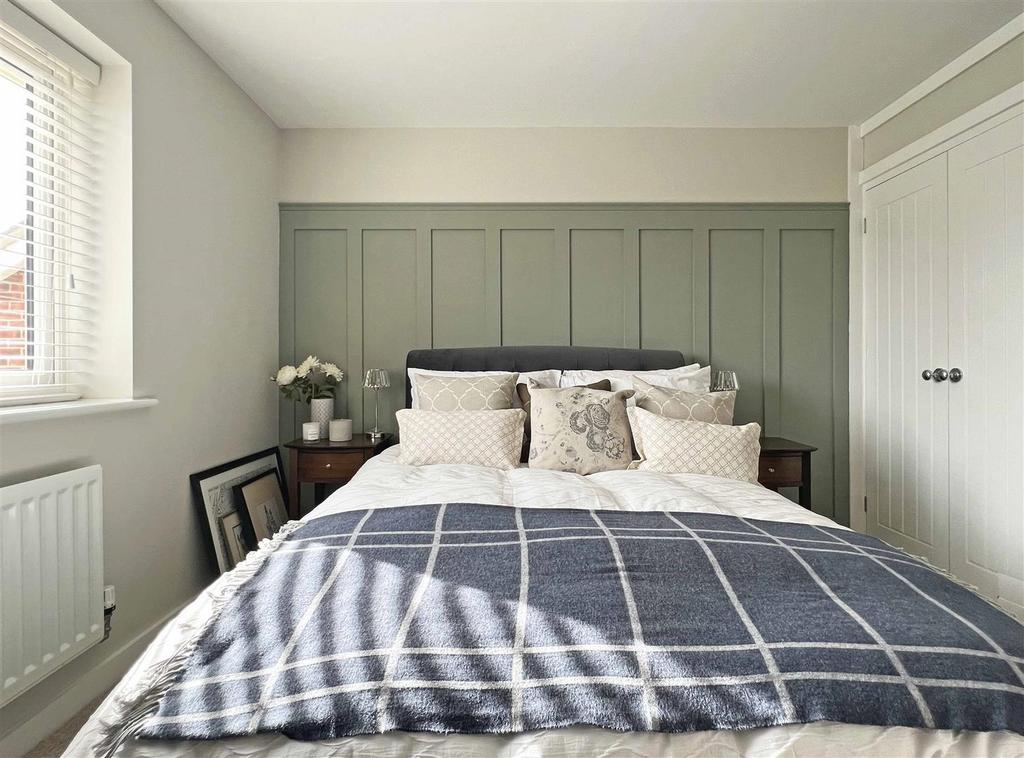 Bed 3b.jpg