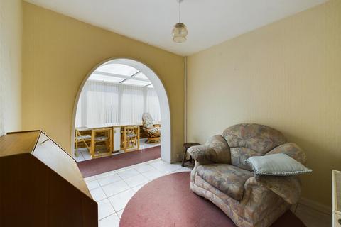 10 Isfryn Close, Burry Port, SA16 0BY