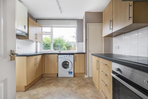 3 Eccles Close, Caversham, Reading, RG4 5BJ