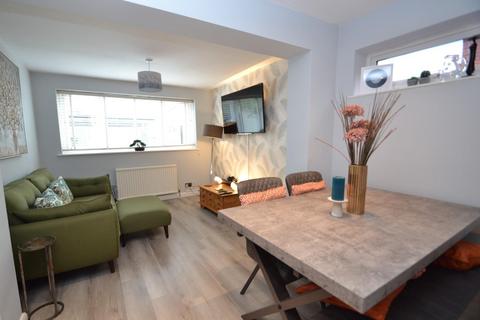 3 bedroom semi-detached house for sale - Monks Walk, Buntingford, SG9 9DU