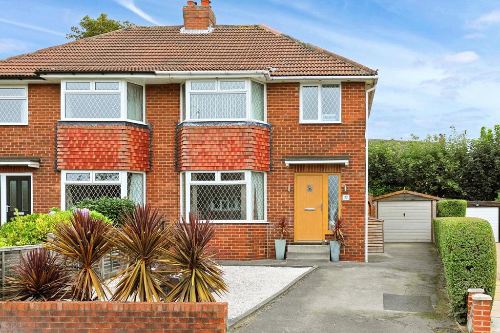 Woolgreaves Garth, Sandal, Wakefield... 3 bed semidetached house for