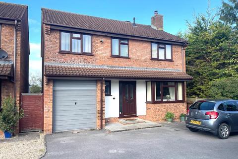 4 bedroom detached house for sale, Meadow Close, Street