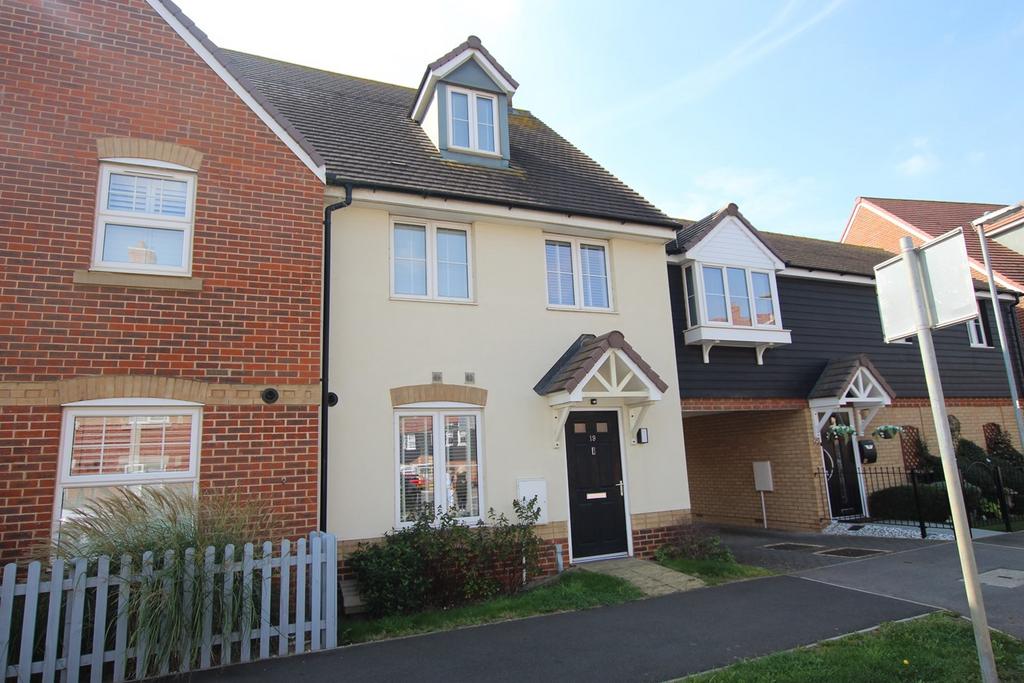 Walker Mead, Biggleswade, SG18 4 bed townhouse for sale £390,000
