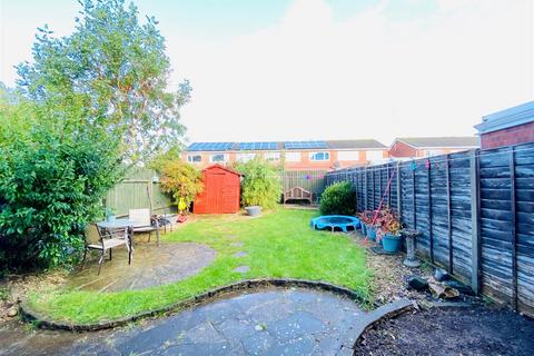 16 Lacell Close, Warwick, CV34 5UN