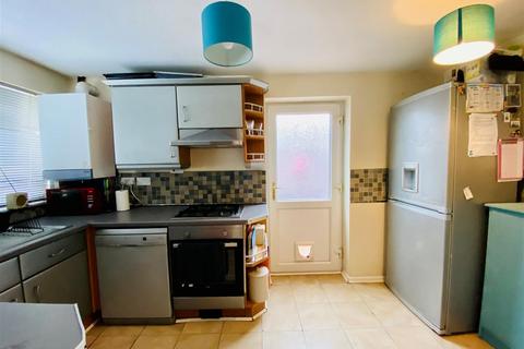 16 Lacell Close, Warwick, CV34 5UN