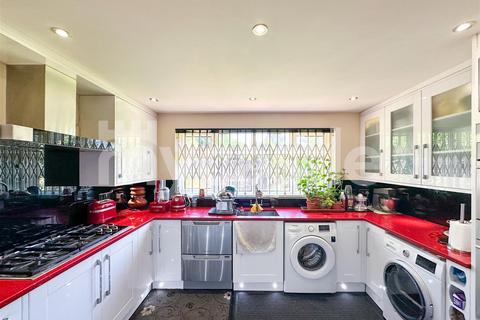 1 Abingdon Close, Uxbridge, UB10 0BU