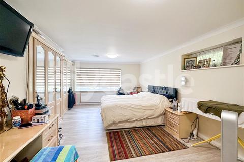 1 Abingdon Close, Uxbridge, UB10 0BU